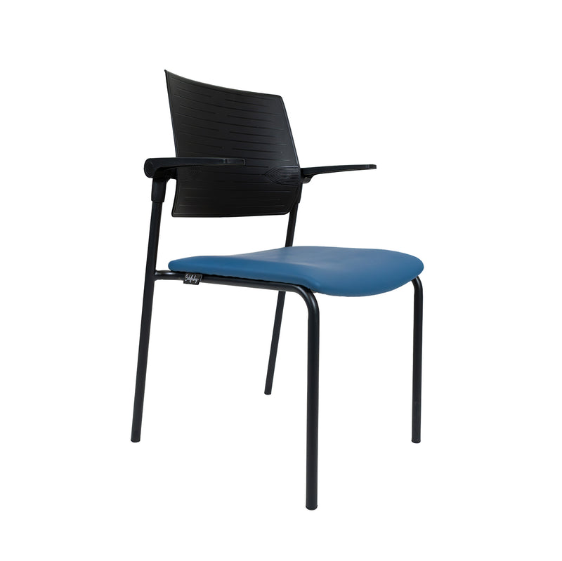 Ergonomische conferentiestoel met blauw zitting en zwarte kunststof rugleuning en metalen frame. - Conferentiestoel OFI GUEST - Office Furniture Interior