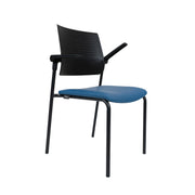 Ergonomische conferentiestoel met blauw gestoffeerde zitting en zwart metalen frame. - Conferentiestoel OFI GUEST - Office Furniture Interior