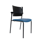 Ergonomische conferentiestoel met blauw zitting en zwarte metalen frame. - Conferentiestoel OFI GUEST - Office Furniture Interior