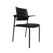 Zwarte ergonomische conferentiestoel met gebogen rugleuning en metalen frame. - Conferentiestoel OFI GUEST - Office Furniture Interior