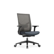 Ergonomische bureaustoel met grijze zitting en ademende mesh rugleuning, NEN-EN 1336 keurmerk. - Bureaustoel OFI ONE – Ergonomisch NEN-EN 1336 - Office Furniture Interior