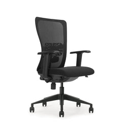 Ergonomische zwarte bureaustoel met ademende mesh rugleuning en verstelbare armleuningen. - Bureaustoel OFI FLOW – Ergonomisch NEN-EN 1335 - Office Furniture Interior