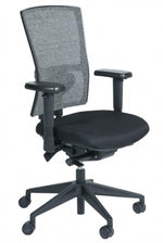 Ergonomische bureaustoel met zwarte mesh rugleuning en zitting, verstelbare armleuningen, zwenkwielen. - Bureaustoel OFI FLEX – Ergonomisch NPR 1813 - Office Furniture Interior