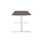 Ergonomisch elektrisch zit-sta bureau met wit metalen onderstel en grijs blad. - Elektrisch Zit-Sta Bureau OFI DYNAMO – NPR 1813 & Ergonomisch - Office Furniture Interior