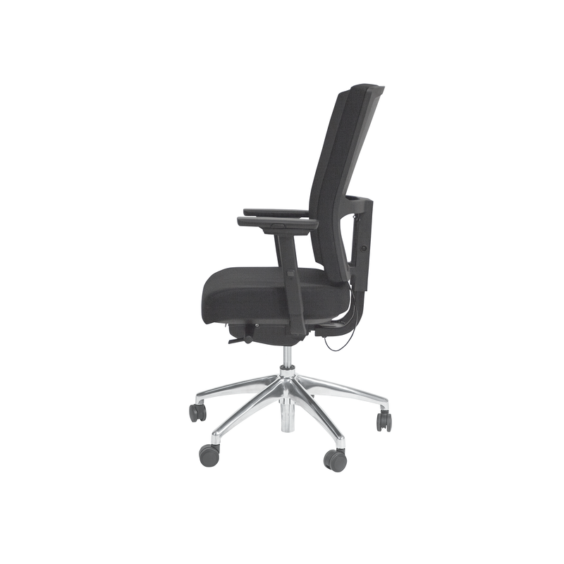 Ergonomische zwarte bureaustoel met verstelbare armleuningen en chromen vijf-sterren voet en wieltjes. - Bureaustoel OFI PRIME – Ergonomisch NPR 1813 - Office Furniture Interior