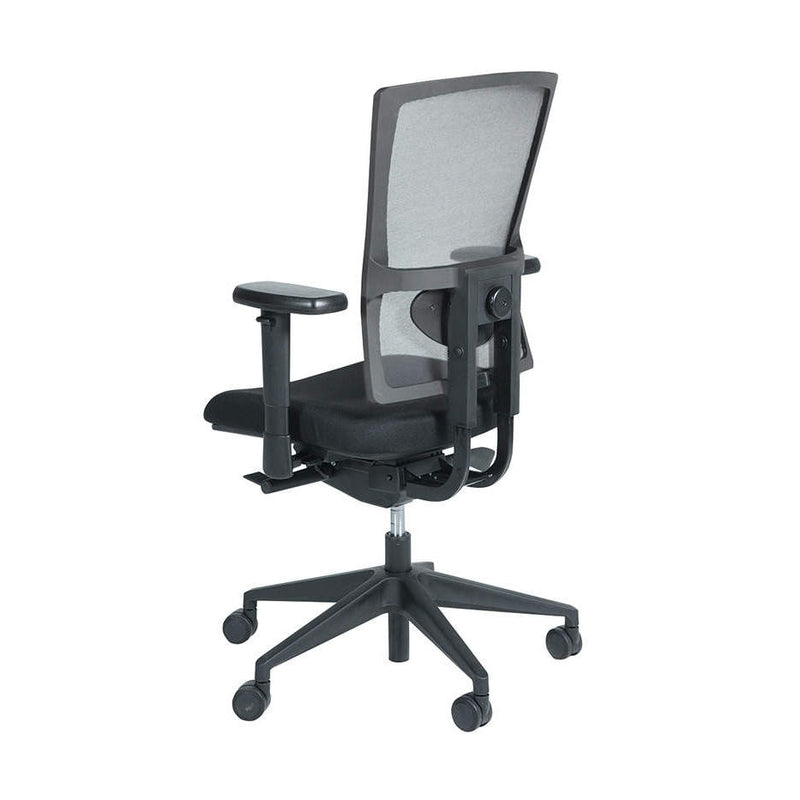 Ergonomische bureaustoel OFI FLEX met zwarte mesh rugleuning en verstelbare armleuningen. - Bureaustoel OFI FLEX – Ergonomisch NPR 1813 - Office Furniture Interior