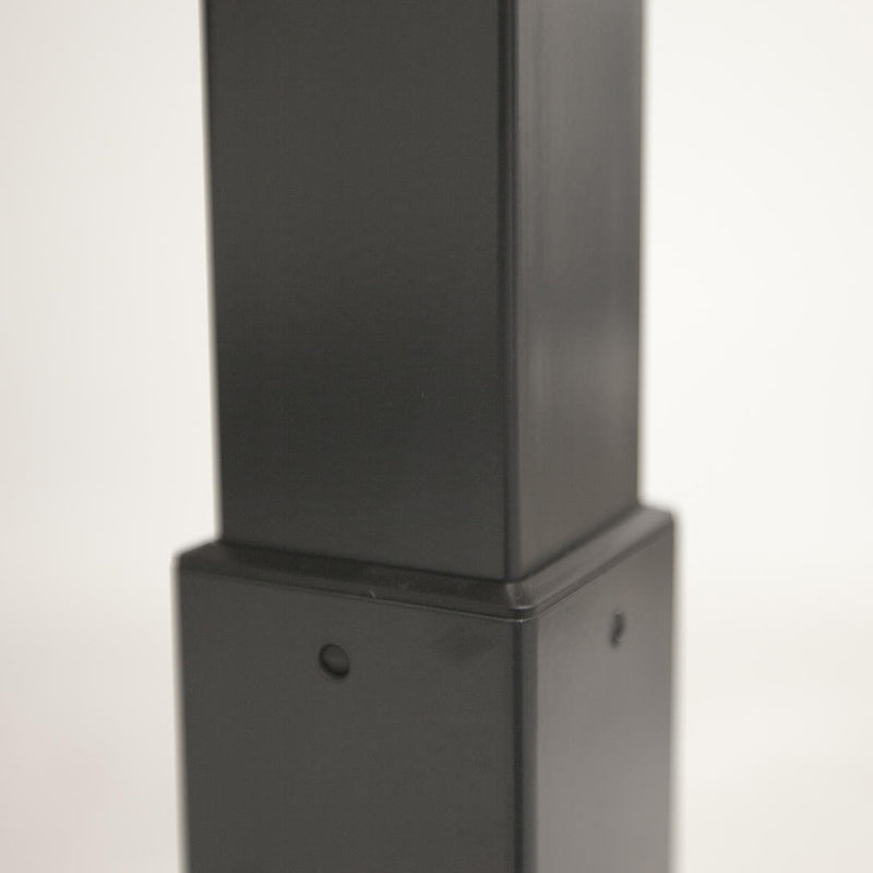 Zwarte metalen frame onderstel van ergonomisch elektrisch zit-sta bureau close-up. - Elektrisch Zit-Sta Bureau OFI DYNAMO – NPR 1813 & Ergonomisch - Office Furniture Interior